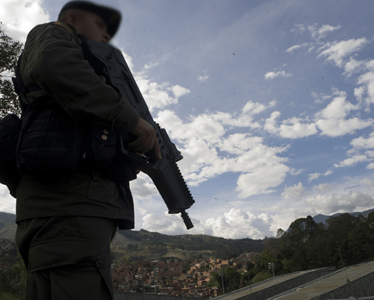 La negación del oficial habría producido su salida de la institución. Foto: AFP.