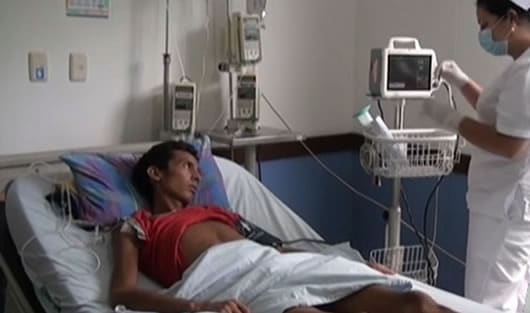 Alonso García se encuentra en su hogar.