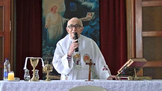 El sacerdote italiano Javier de Nicoló en una de sus últimas apariciones en público. Foto Alcaldía de Bogotá