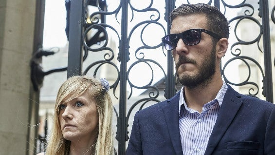 Chris Gard y Connie Yates. Foto: Niklas HALLEN / AFP