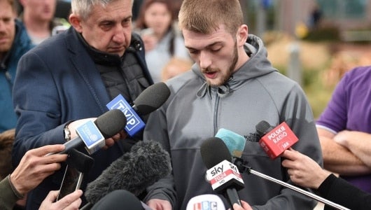 Foto: Tom Evans, padre de Alfie, habla ante los medios frente al hospital Alder Hey de Liverpool donde está internado el bebé / NoticiasRCN.com - AFP