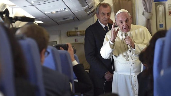 El Papa quiso destacar que para las familias pobres cada hijo es "un tesoro al que amar". Foto: EFE.