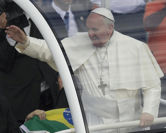 El sumo pontífice paseó en papamóvil saludando a los jóvenes peregrinos. Foto: EFE
