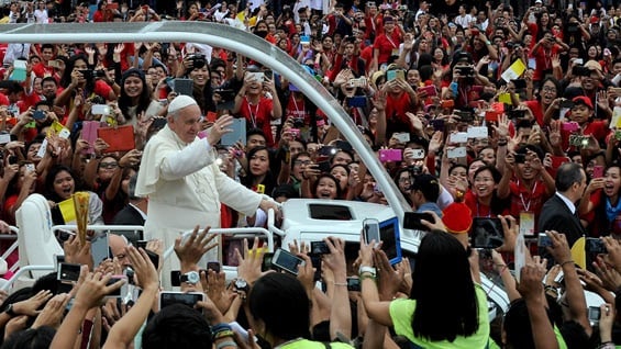 El papa Francisco reunió a seis millones de personas bajo la lluvia en Manila. Foto: AFP.