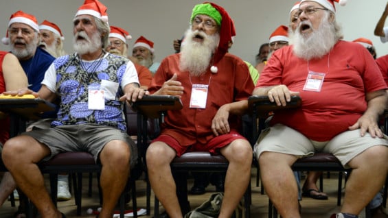 La mayoría están en bermudas para la clase del martes, el tercer y penúltimo curso que se desarrolla en un clima amistoso. Foto: AFP