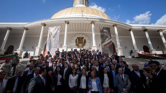 La oposición política en Venezuela se queda con 112 parlamentarios. Foto: EFE