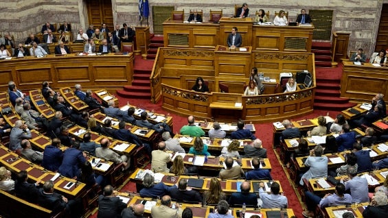 Parlamento de Grecia durante la votación sobre mandato. Foto: AFP.