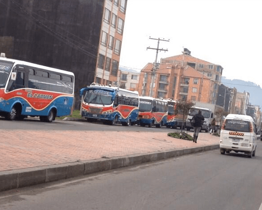 Los transportadores exigen que se deroguen dos decretos. Foto: Twitter.