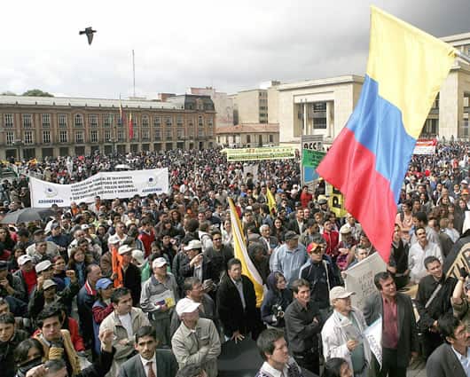 Los transportadores de carga también se sumaran al paro. Foto archivo AFP.