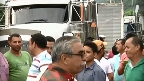 Los camioneros en paro.