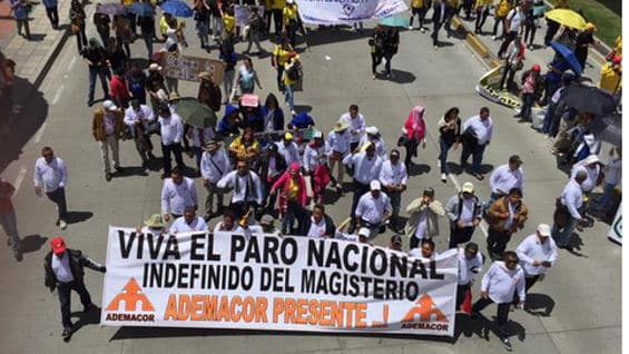 Unos nueve millones de estudiantes permanecen sin clases en el país.