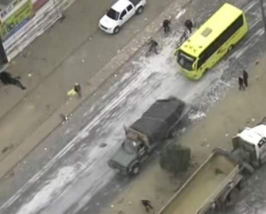 La Autopista Sur fue pintada con letreros que apoyaban el paro.
