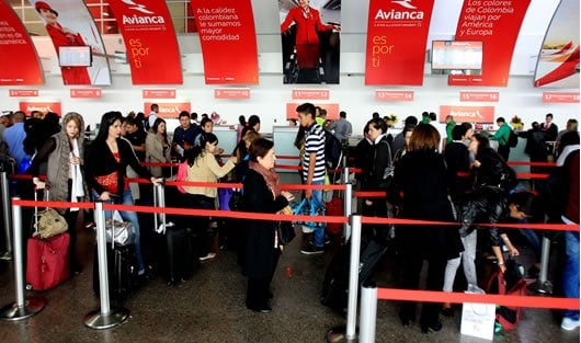 Se espera que cuando los efectos de la tormenta disminuyan se descongestionen los vuelos. Foto: AFP