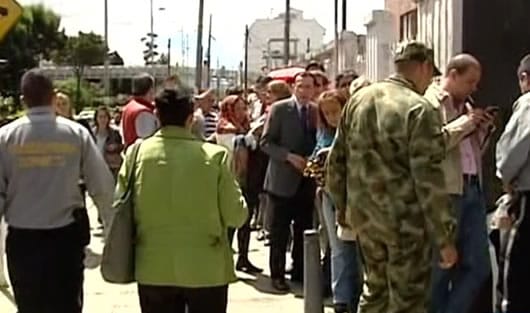 Las filas son largas y la atención es mala, según los usuarios.