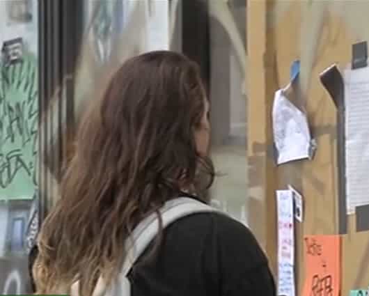 Cientos de notas repudiando el hecho decoran el lugar donde murió el joven. Foto: Noticias RCN