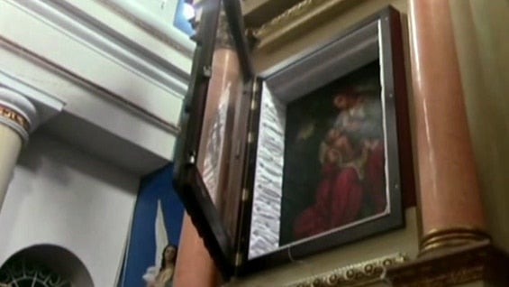 El sagrario, la corona de oro de la virgen y una copa de plata, entre otros, fueron hurtados por los ladrones. Foto: NoticiasRCN