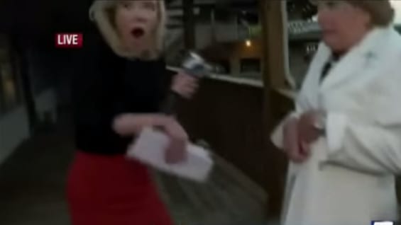 En el video se escuchan los disparos y se alcanza ver la figura del agresor. Foto: Captura de video.