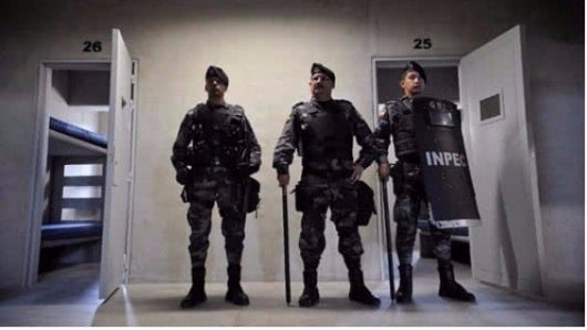 El motín fue controlado por fuerzas especiales.