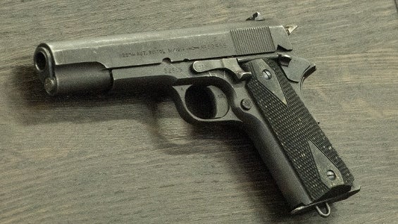 Varias personas entraron a la escuela disparando. Foto: AFP.