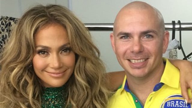 JLo y Pitbull se presentaron junto a Claudia Leitte en el Mundial de Brasil.