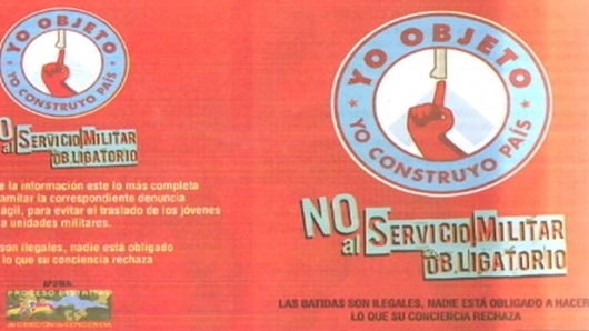Este es uno de los panfletos que circulaban en estaciones de Transmilenio y barrios del sur de Bogotá. Foto: Noticias RCN.