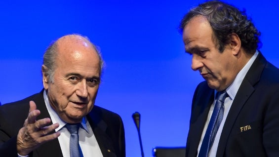 Joseph Blatter y Michel Platini. Foto: AFP