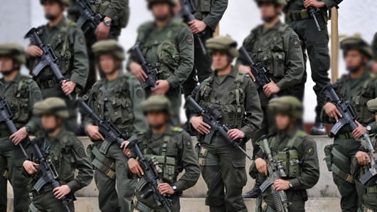 Continúan bajo investigación las visitas que realizó al Comando de la Policía Metropolitana de Bogotá. Foto: AFP.