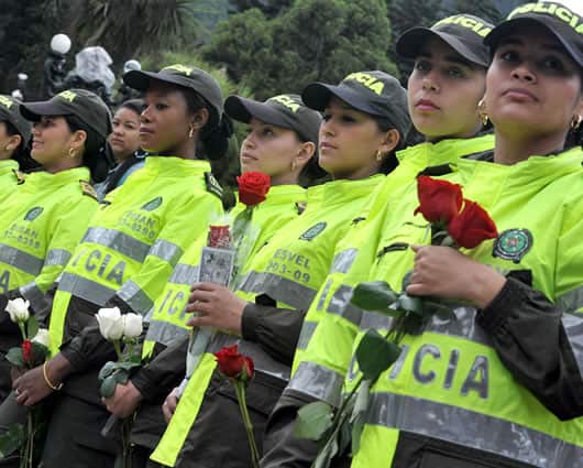 La Policía realizó campañas de sensibilización para disminuir la violencia. Foto: AFP.