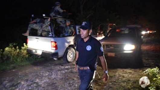 En la fosa común fueron hallados por lo menos 15 cadáveres, aún no identificados. Foto. AFP