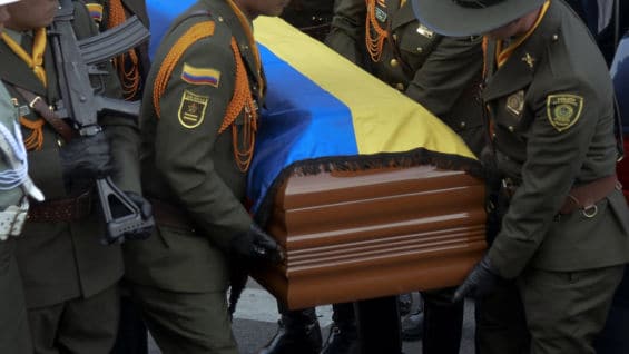 Efectivos de la Policía realizan operativos en la zona. Foto: AFP.