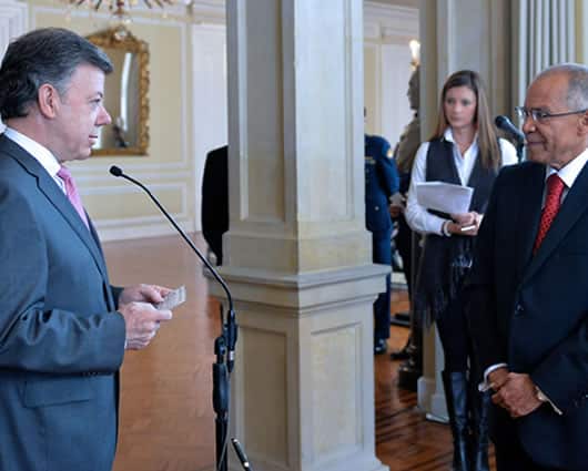 El presidente y el nuevo ministro de Justicia, Alfonso Gómez Méndez. Foto: Oficial.
