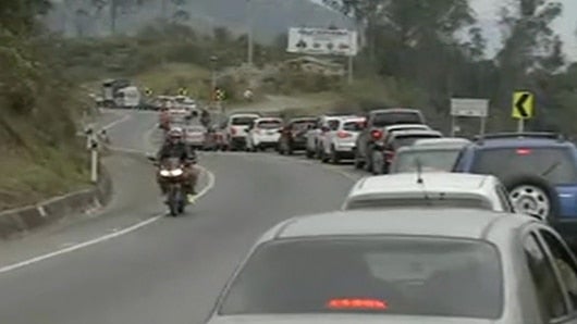 Conductores tuvieron que esperan varias horas para poder llegar a su destino. Foto: Noticias RCN.