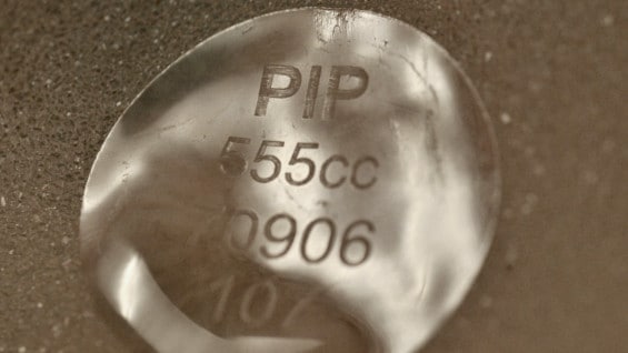 La empresa ya entregó 5.8 millones de euros a las 1.700 afectadas, es decir 3.400 euros a cada una. Foto: AFP