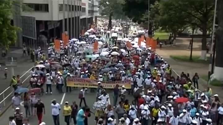 Por el paro, desde el miércoles se cancelaron las clases para cerca de nueve millones de estudiantes.