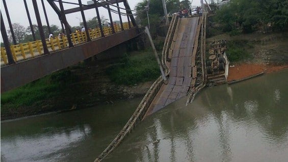 Junto a la estructura colapsada se encuentra otra que no ha sido inaugurada. Foto: @Rafazuleta88