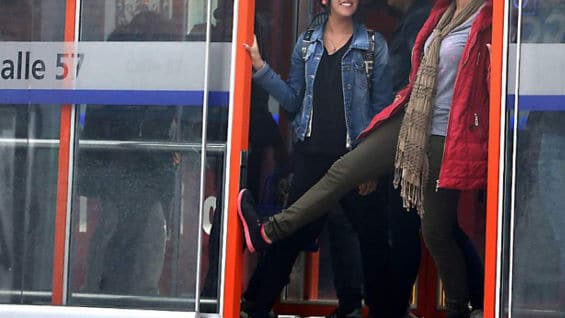 Las puertas funcionan cuando personas que se encuentran fuera de Transmilenio tratan de forzarlas. Foto: @Melquisedec70
