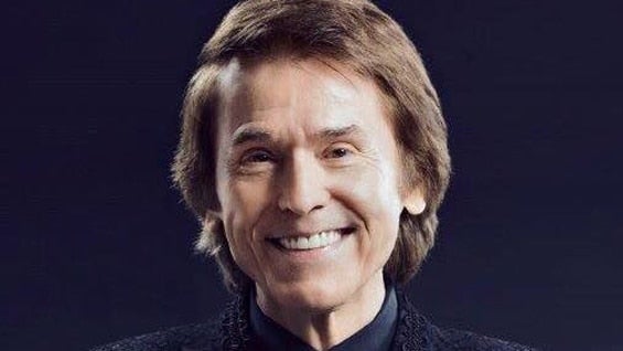 Raphael, uno de los precursores de la balada romántica en España. Foto: Facebook.