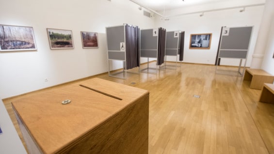 El "sí" cuenta con el respaldo de la coalición en el poder, formada por liberales, ecologistas y socialistas. Foto: AFP