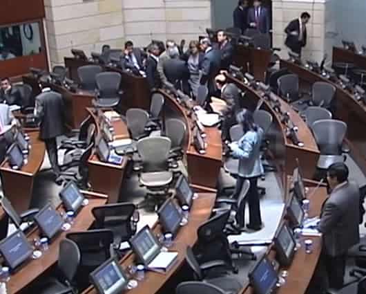 Las votaciones se han dilatado por falta de quórum.