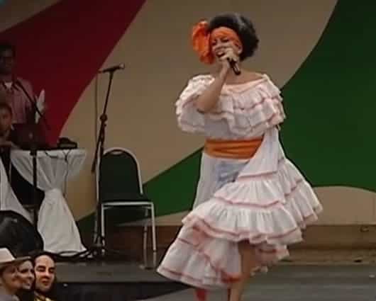 La reina madre sorprendió con su cómica interpretación.