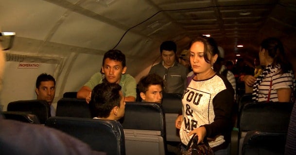 Llegada de los primeros 184 colombianos repatriados de Puerto Rico tras el paso de María. Foto: Captura de vídeo Cancillería colombiana