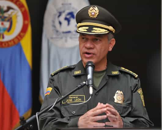 El director de la Policía Nacional, general León Riaño. AFP.
