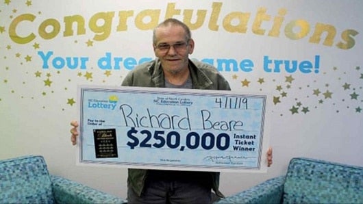 FOTO: Richard Beare, ganador de la lotería