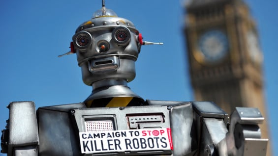 Robot construido en Reino Unido en protesta a los "robots asesinos". Foto: AFP