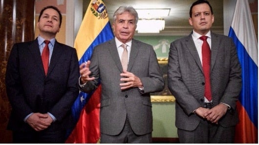 El embajador de Venezuela en Rusia junto al Ministerio de Agricultura y de Finanza en Rusia, firmarán acuerdos para la deuda. Foto: AFP