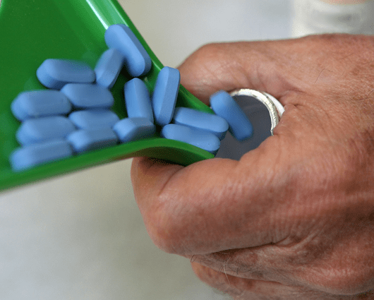 "Las acciones tomadas para garantizar la sostenibilidad fiscal del sistema están poniendo en riesgo seriamente nuestra salud", dicen los pacientes. Foto: AFP.