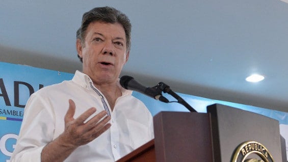 El Mandatario dijo que en las estaciones los policías pueden averiguar quién es la persona que los enfrenta. Foto: Presidencia