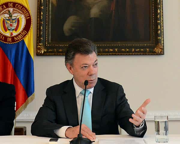 El presidente Santos lidera la intención de voto.