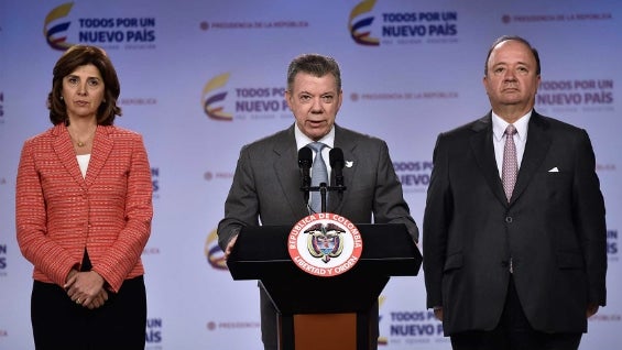 La canciller María Ángela Holguín, el presidente Juan Manuel Santos y el ministro de Defensa, Luis Carlos Villegas. Foto: SIG.