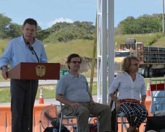 Presidente Juan Manuel Santos en la entrega de 67 kilómetros de la Ruta del Sol 2. Foto: Oficial.